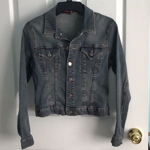 Forever 21 Women’s Button Up Jean Jacket.